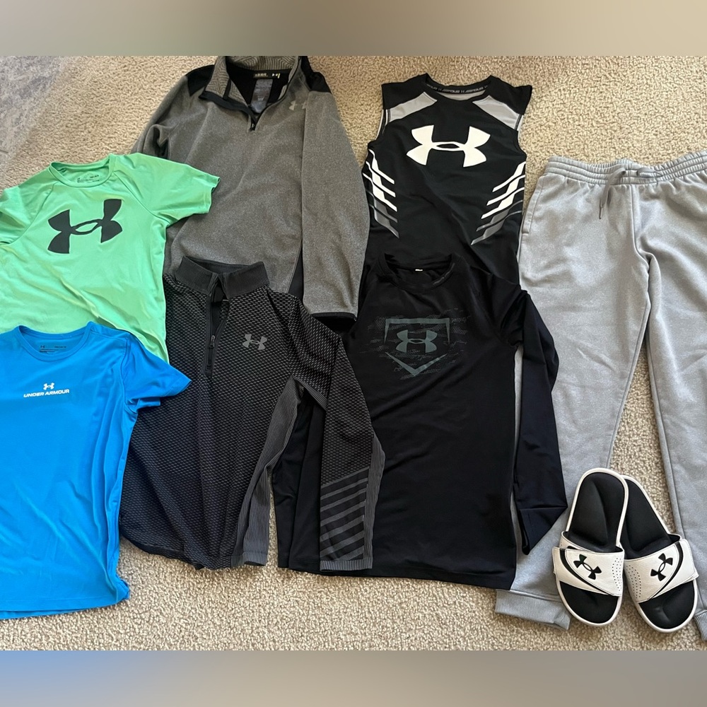 Large under Armour lot, boys size M-L